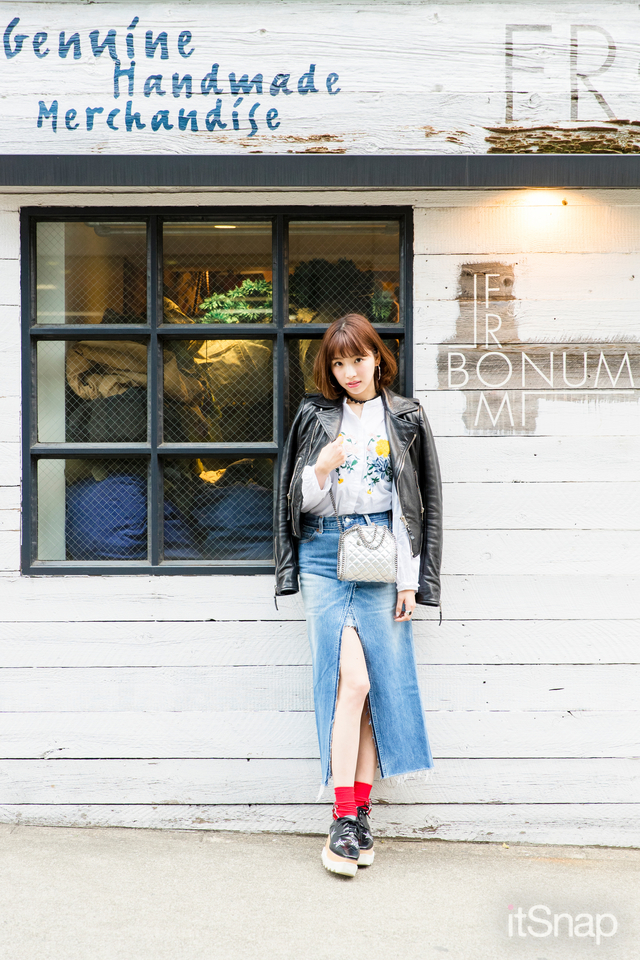 モデル、タレント　青山あみサン(167cm)1