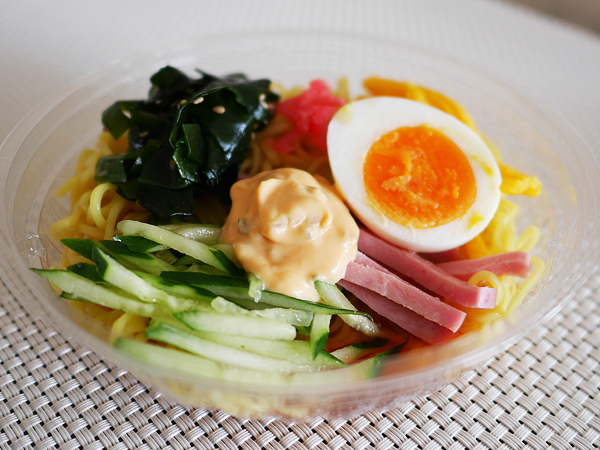 冷やし麺にビッグマックソース