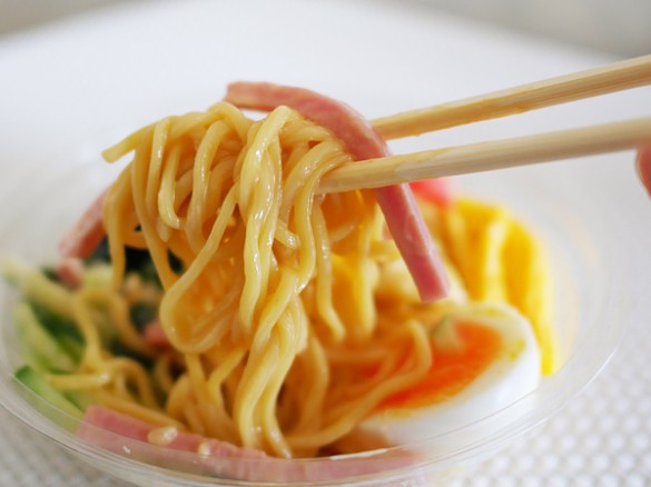 冷やし麺にビッグマックソース2