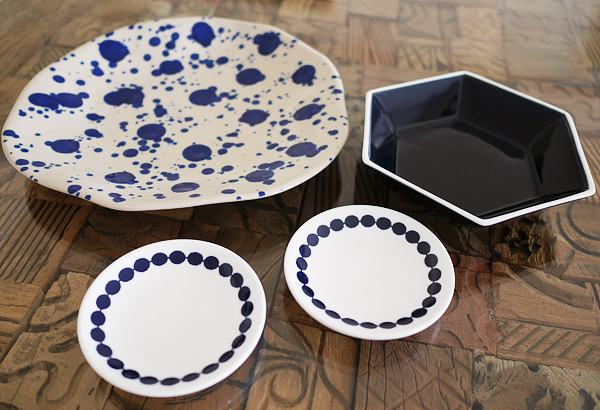 皿（大皿599円、中皿399円、小皿299円）