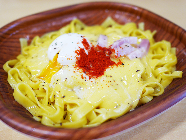 カルボナーラにパプリカパウダー