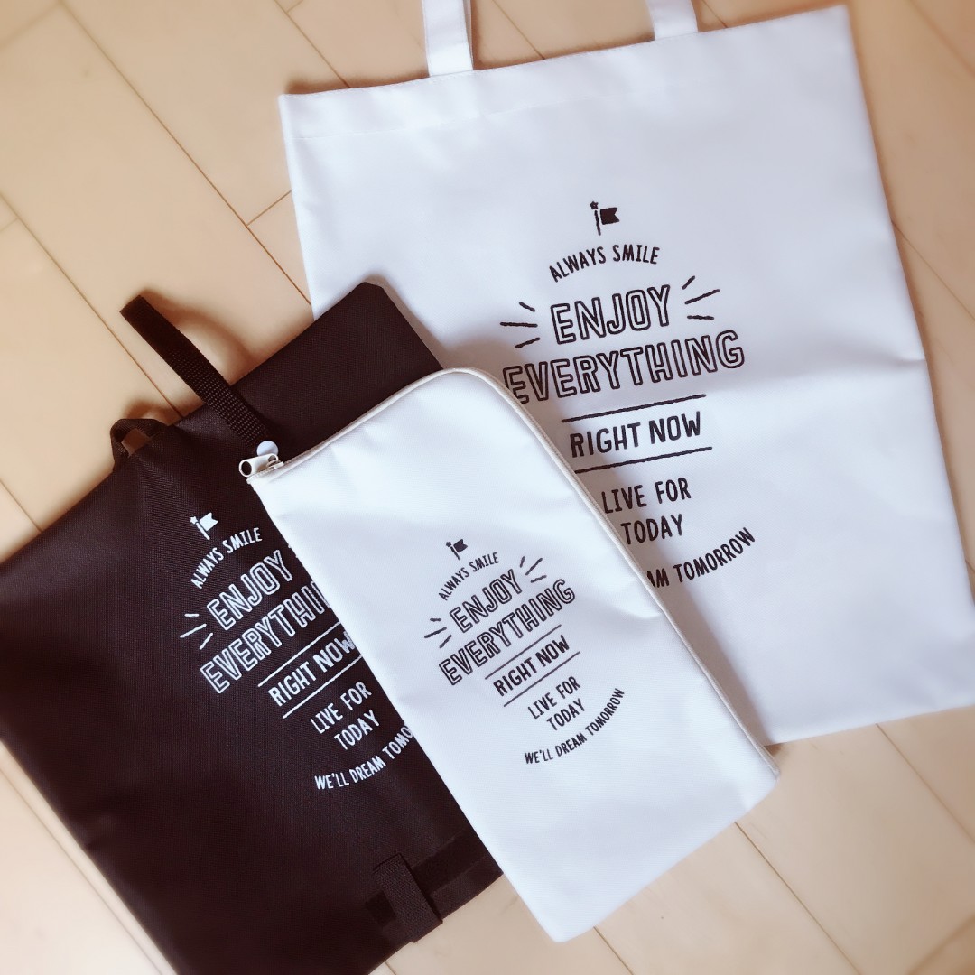 3COINSトートバッグ、うちわカバー、ペンライトケース