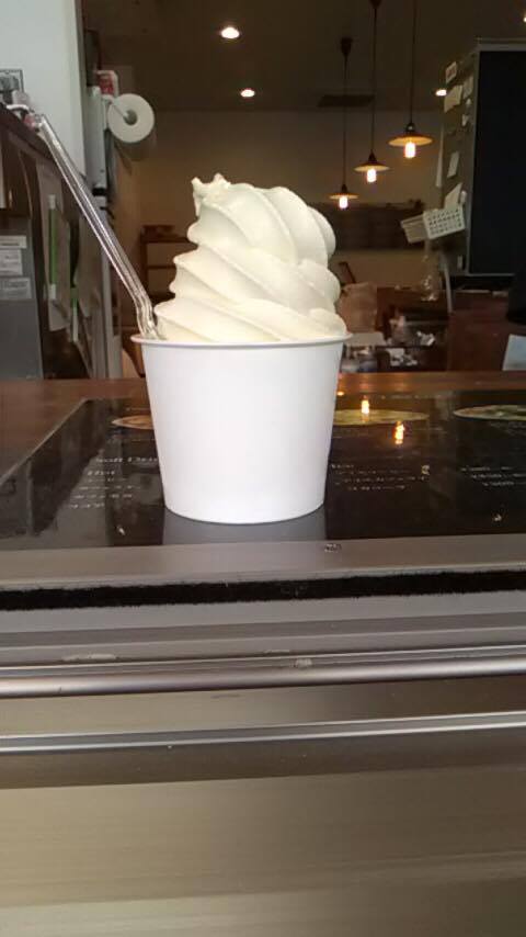 人気チーズ店のソフトクリームは濃厚