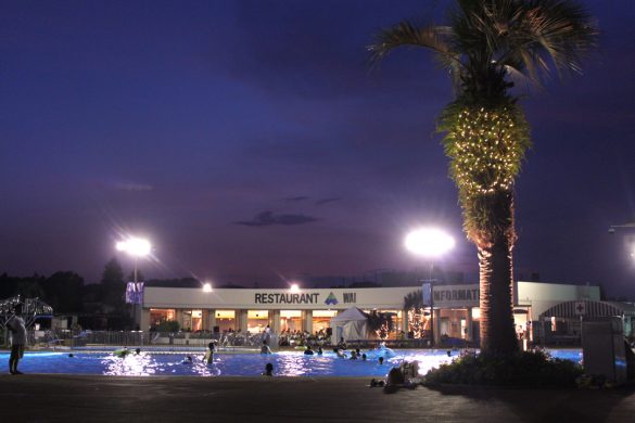 よみうりランド「ナイトプールプレミアムビアガーデン」