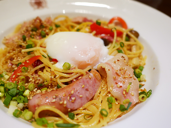 梟書茶房「イベリコベーコンの醤油バター」