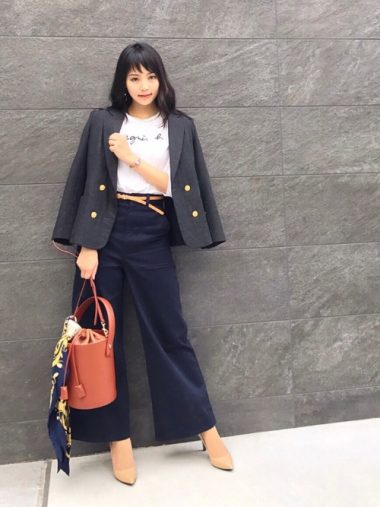 ブレザーとワイドパンツ