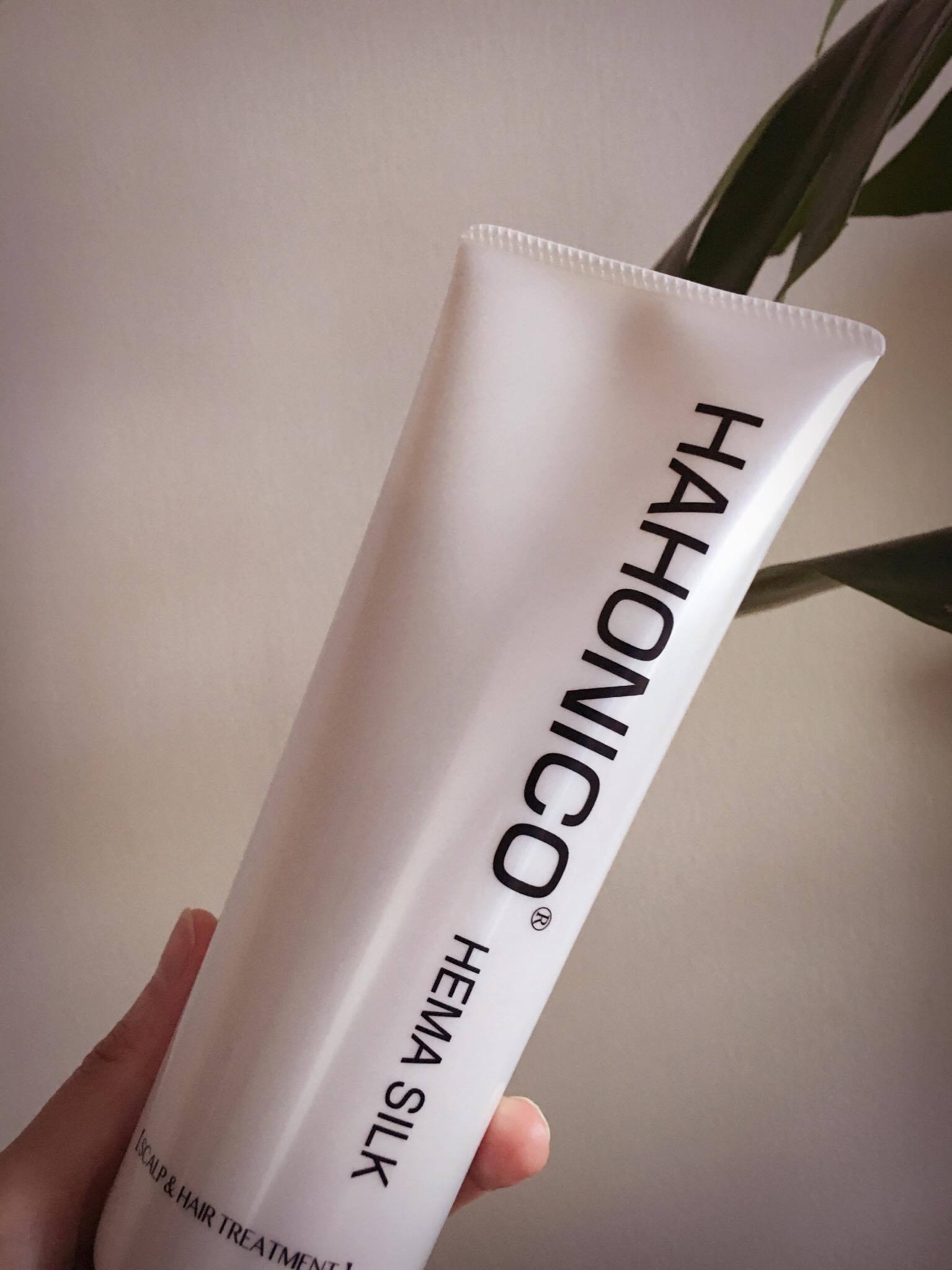 ハホニコの「ハッピーライフヘマシルク　スカルプ＆ヘアトリートメント」