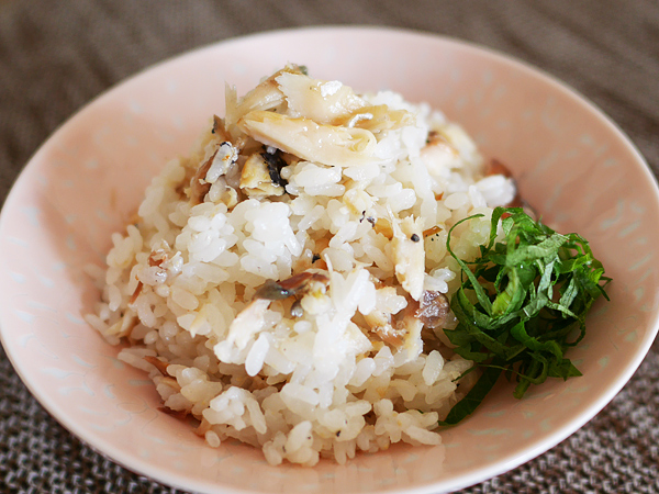 サバの炊き込みごはん