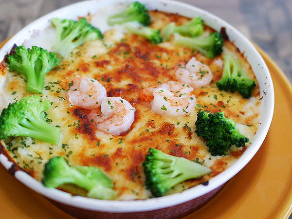 グラタン　ブロッコリー乗せ