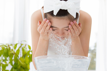 石けんで洗顔して氷で冷やすだけ。100年続く究極シンプル美肌術とは « 女子SPA！