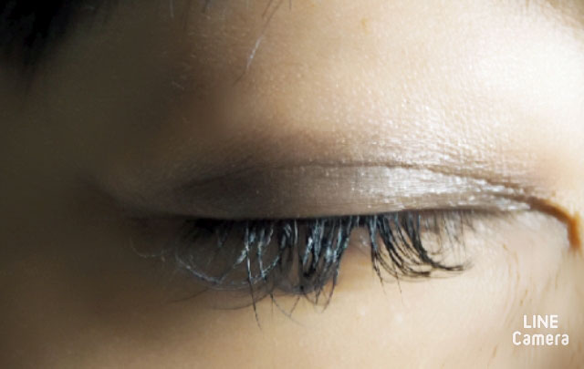 光が当たった時の艶感が色っぽい