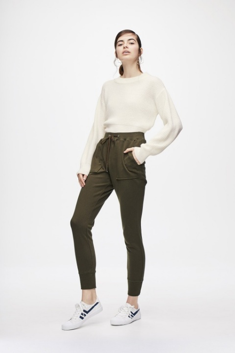 ウエストワイドリブセーター