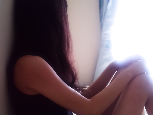 落ち込む女性