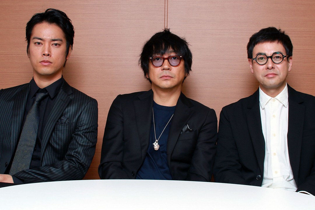 左から、桐谷健太さん、大森南朋さん、鈴木浩介さん