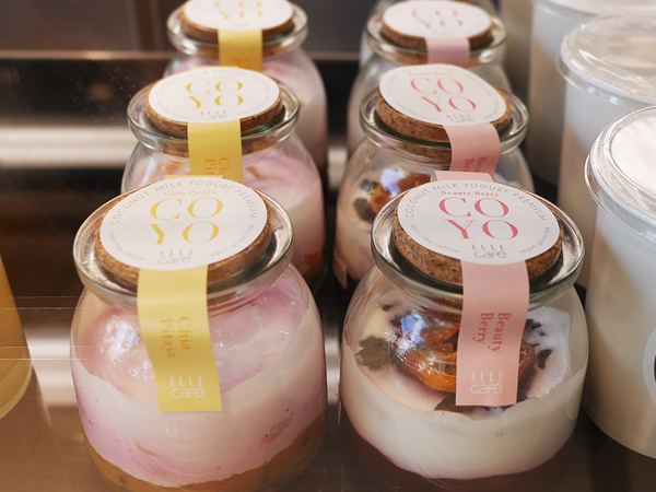 ココナッツヨーグルト（ELLE cafe COYO）Chia Pitaya（チアピタヤ）Beauty Berry（ビューティベリー）