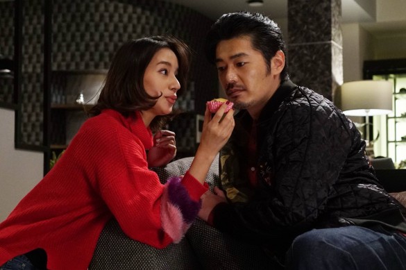 「隣の家族は青く見える」川村亮司(平山浩行)杉崎ちひろ(高橋メアリージュン) 「隣の家族は青く見える」川村亮司(平山浩行)杉崎ちひろ(高橋メアリージュン)