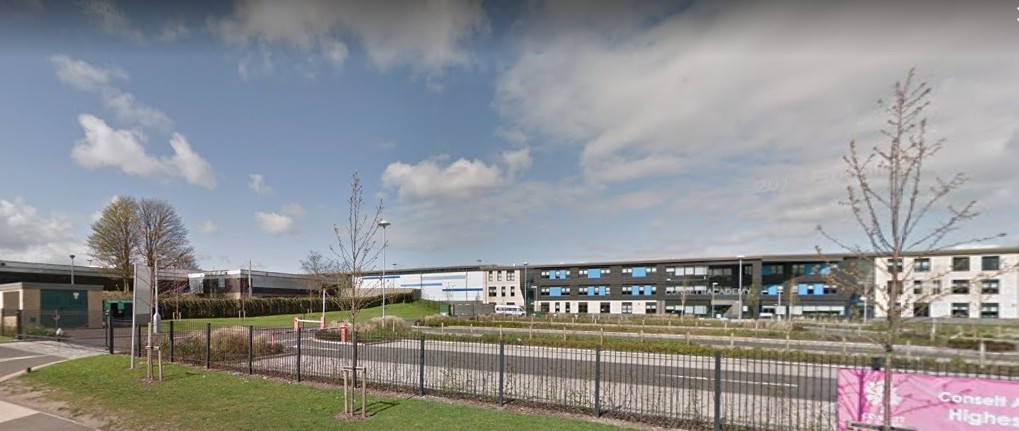 コンセット・アカデミー外観