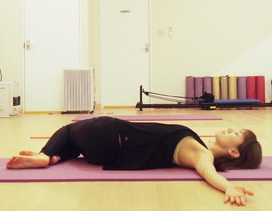 布団の中で体を動かす1