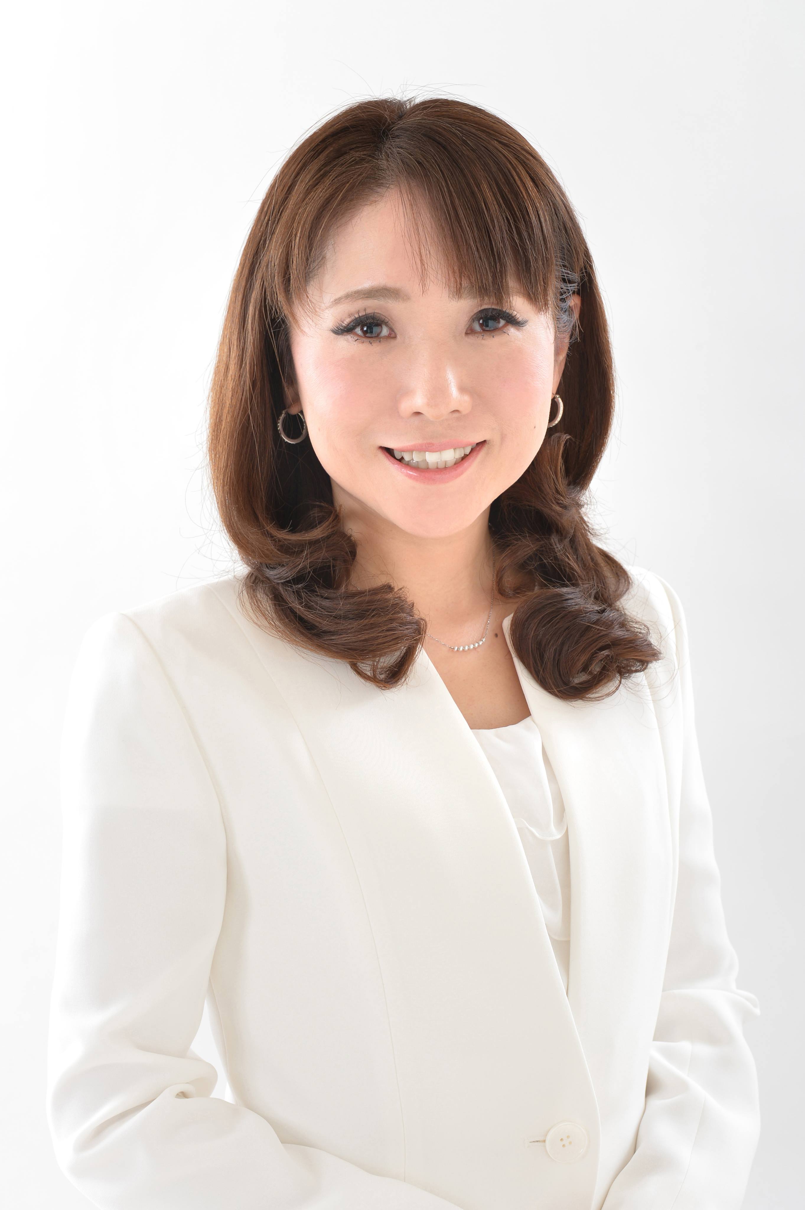 コモエース化粧品PR 新家さん