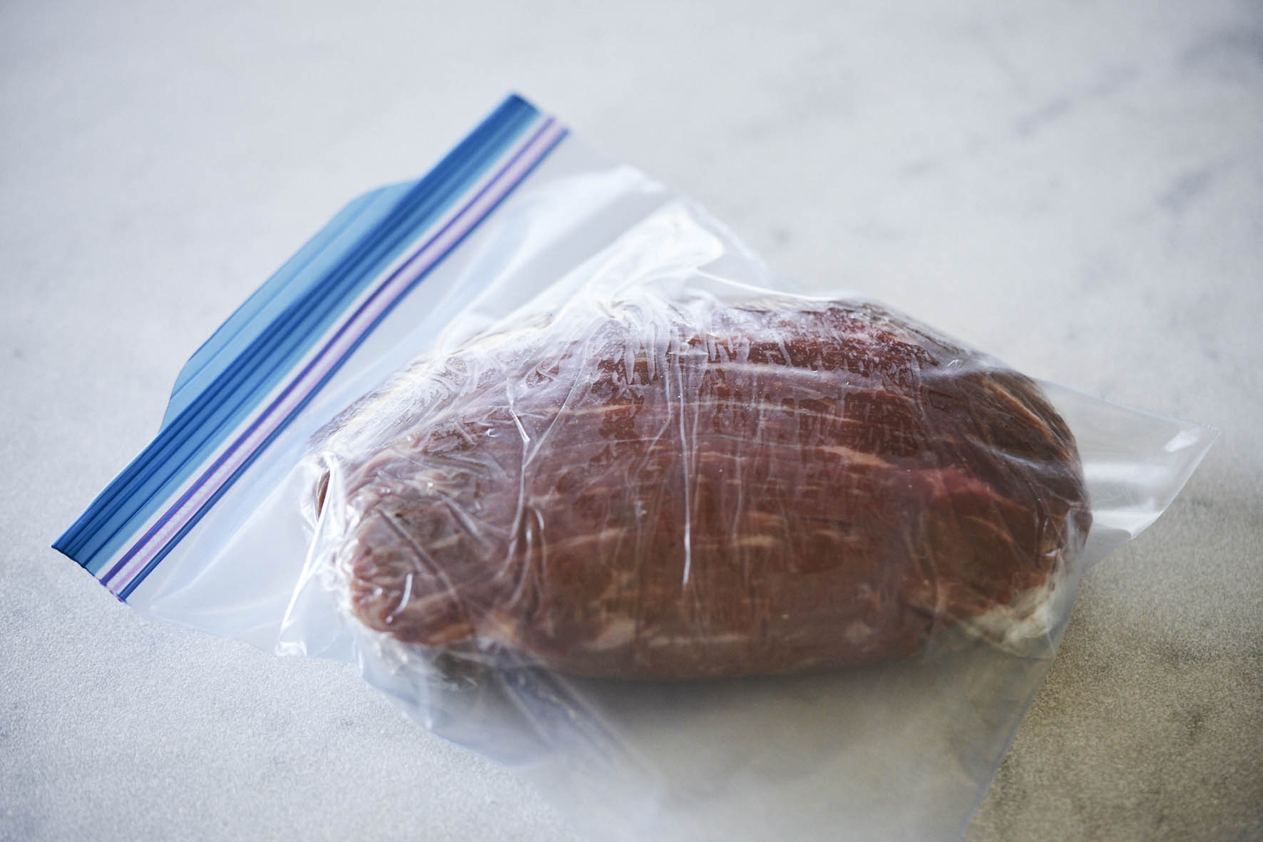 ファスナー付きの保存袋に入れて冷凍