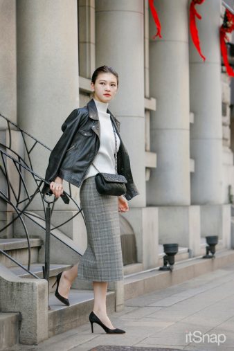 二見和穂サン・関西外語大学 24歳 (165cm) 二見和穂サン・関西外語大学 24歳 (165cm)