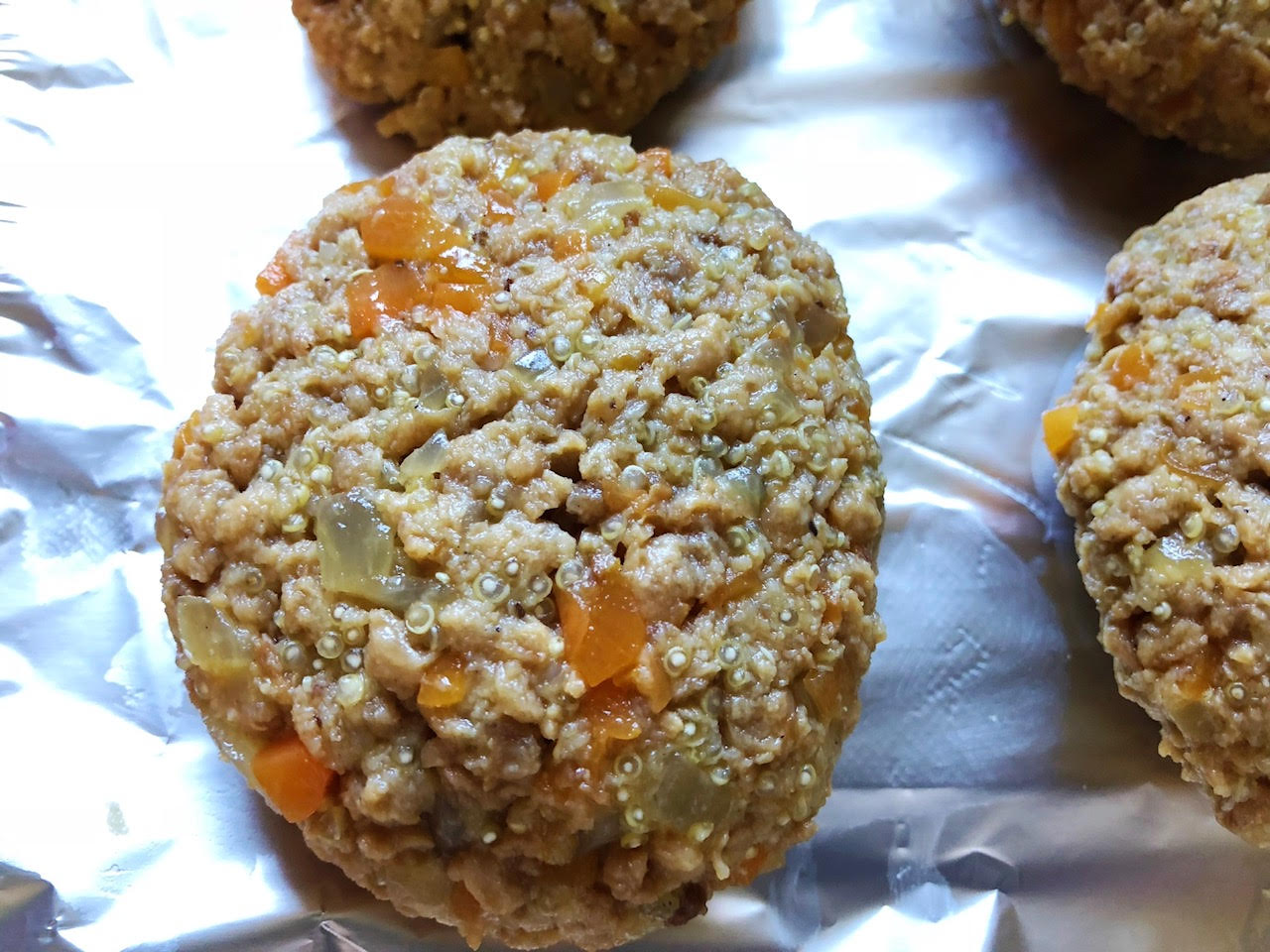 ハンバーグの形に整形