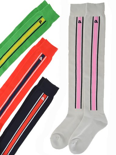 縦ライン入りニーハイソックス