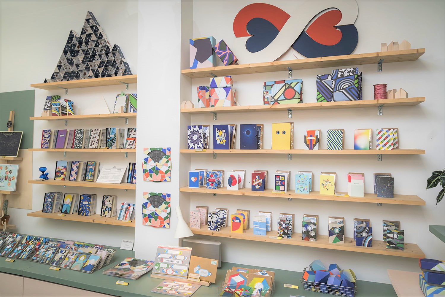 パピエ・ティグルの店内