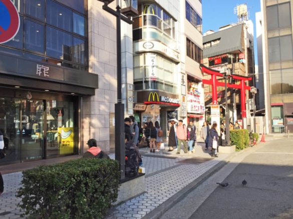 豊島屋 鎌倉駅前 扉