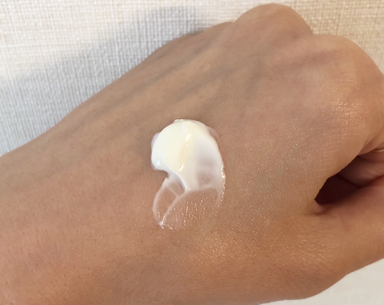 トリロジー【バイタル モイスチュアライジング クリーム】