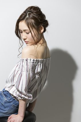 オフショルダー