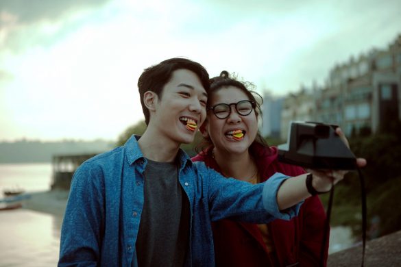 クリスティのようにたくさんの女友達はいないけれど、ティンロには気の置けない親友がいる