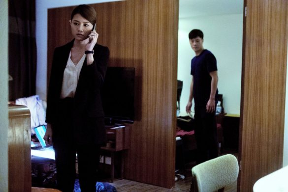 クリスティのファッションはクリーンでシンプル