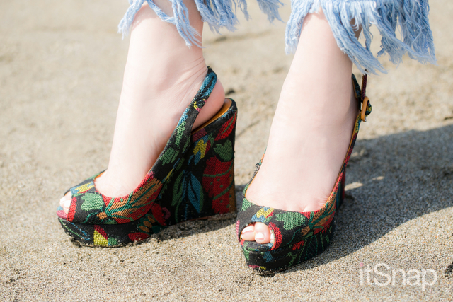 シンガー、モデル・永野間美咲サン(164cm)