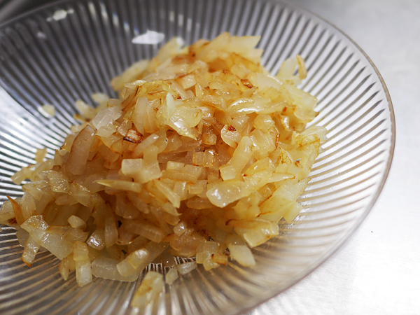 玉ねぎみじん切り　炒め煮