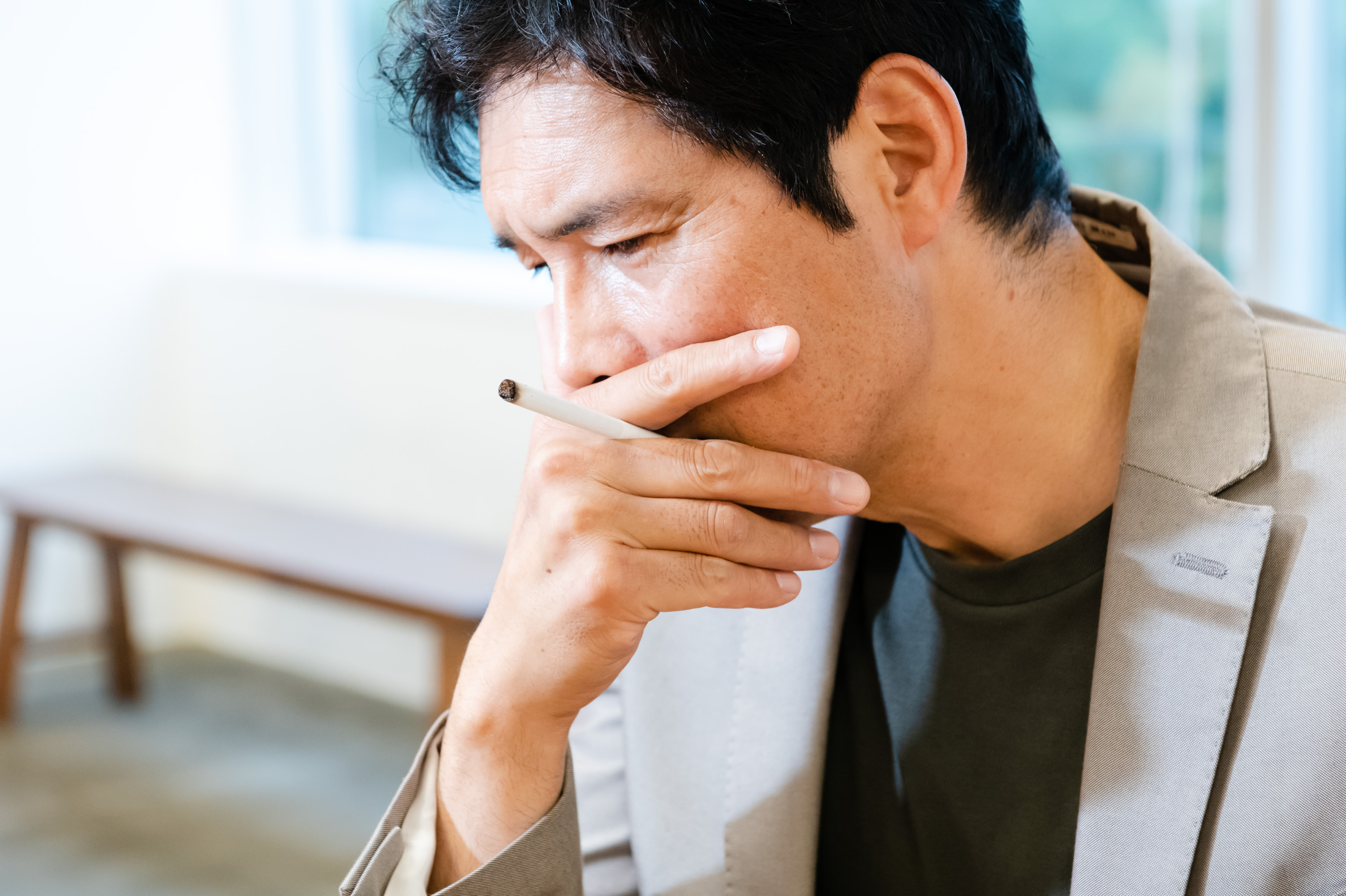 男性のモテ吸いしぐさ