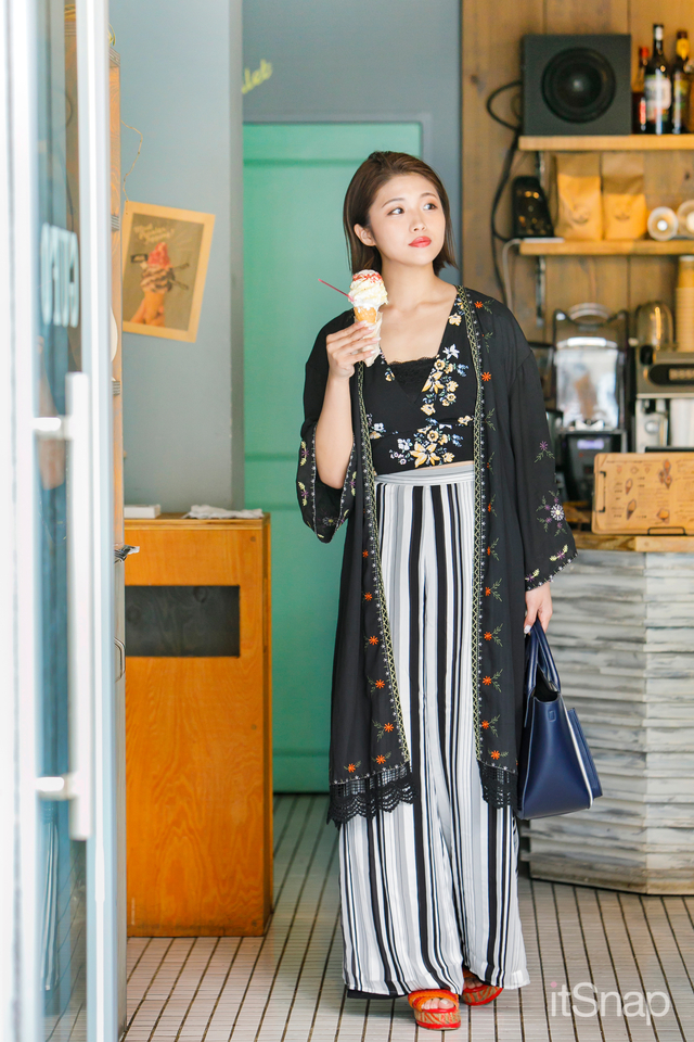 役者、タレント、モデル・安藤京香サン(158cm)