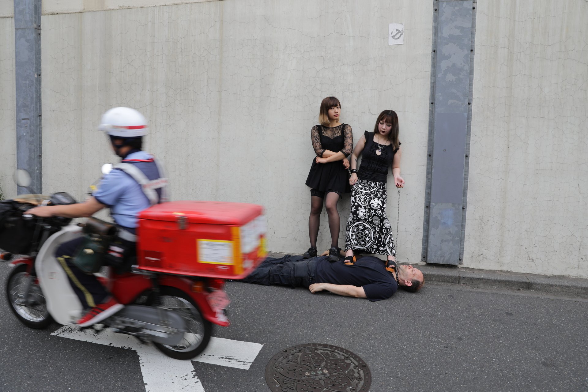 カメラマンに頼んで作品のように撮ることも