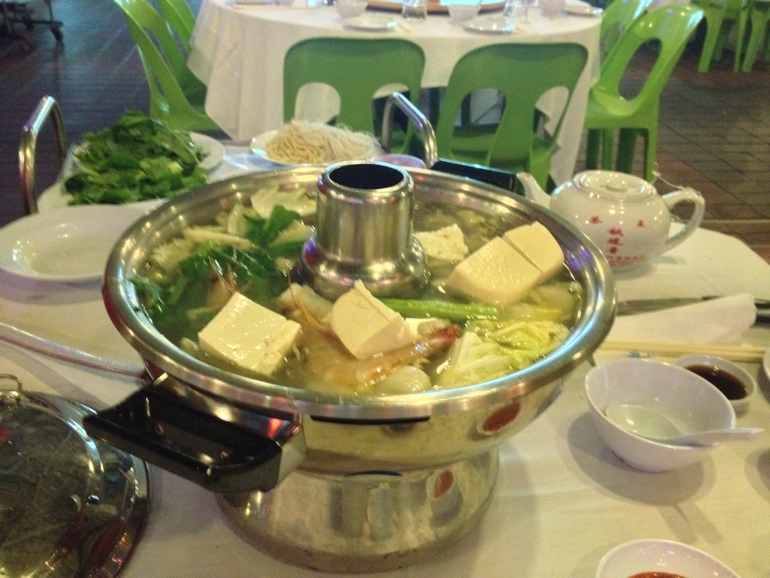 屋台のスチームボート（鍋）