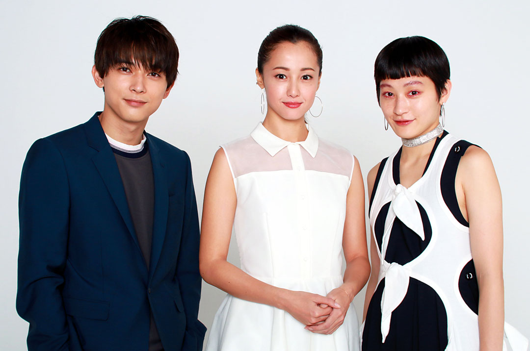 左から、吉沢亮さん、沢尻エリカさん、コムアイさん