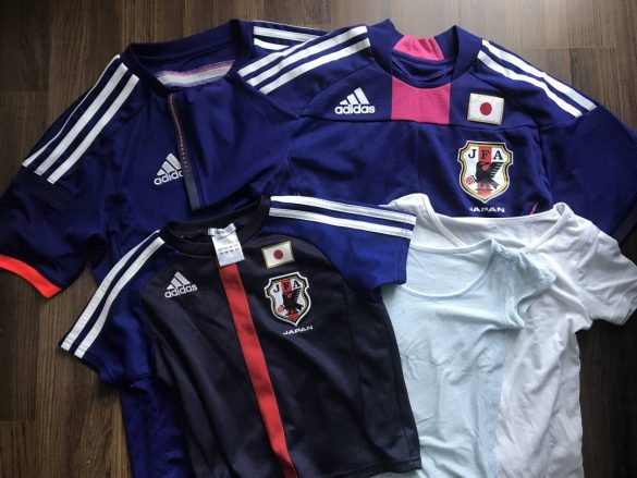 サッカーTシャツ