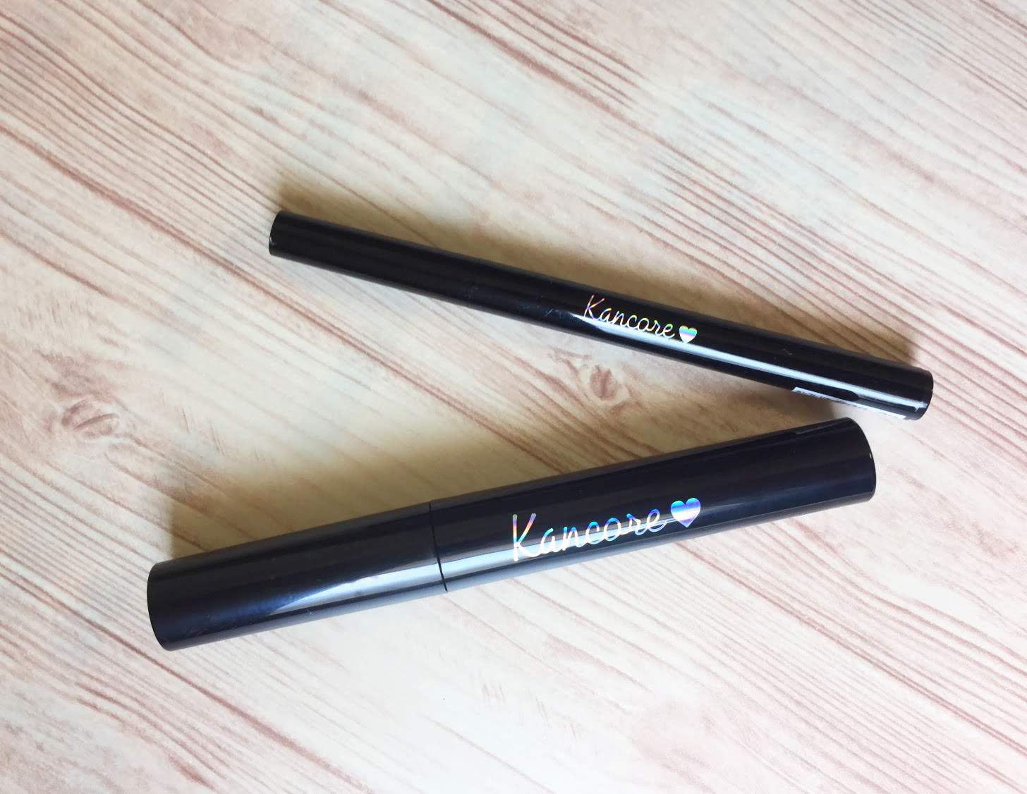 関コレ （上）アイライナー、（下）マスカラ