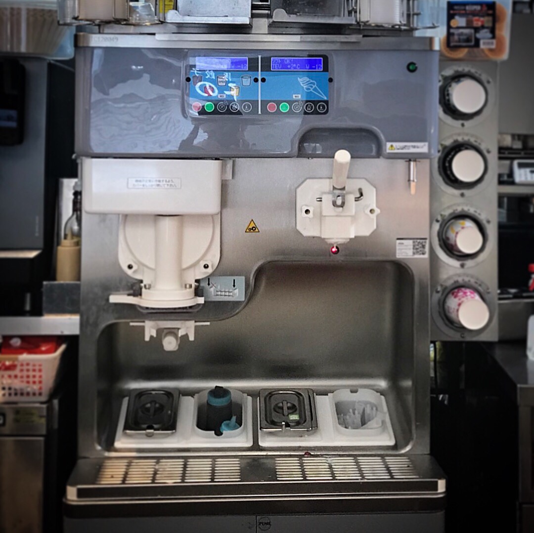 ソフトクリームマシン／カルピジャーニ製造機