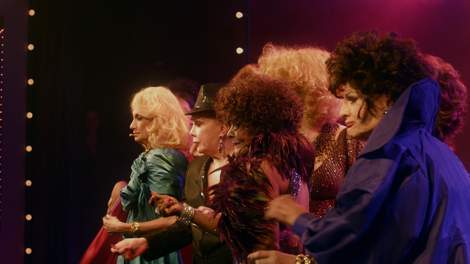 『ディヴァイン・ディーバ』より