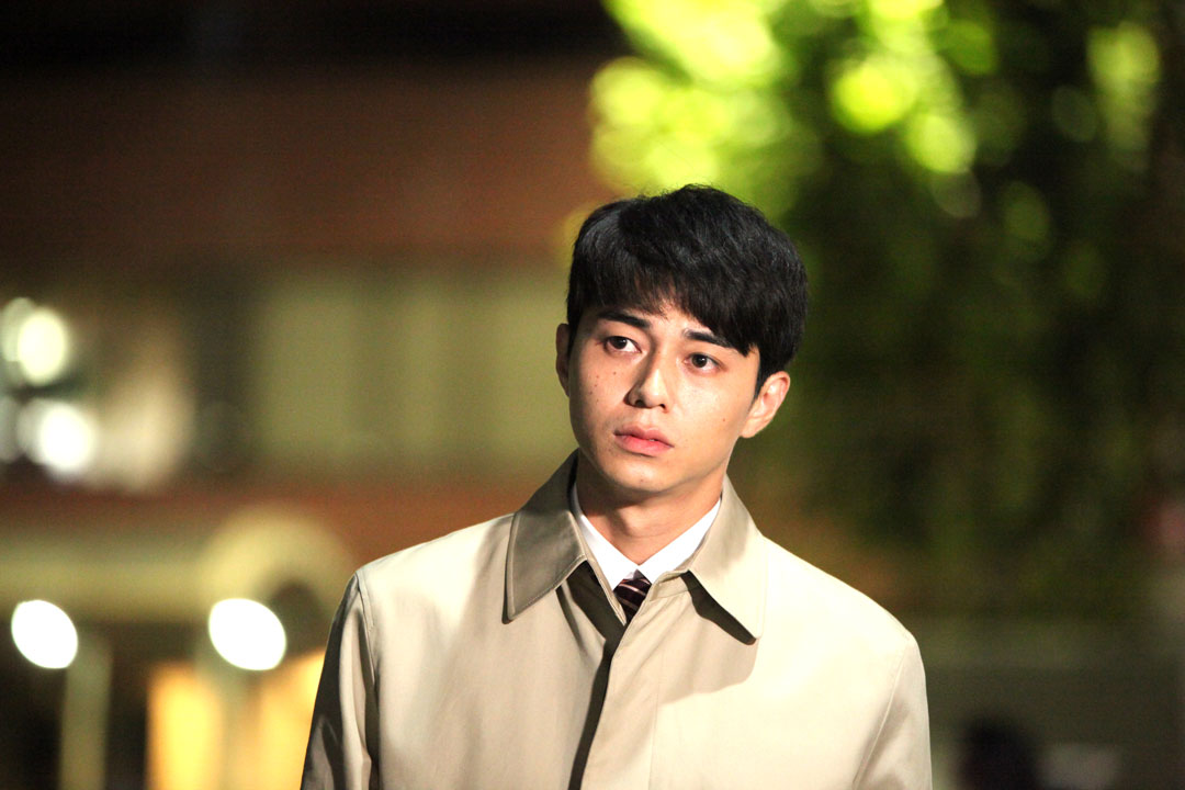 『寝ても覚めても』より