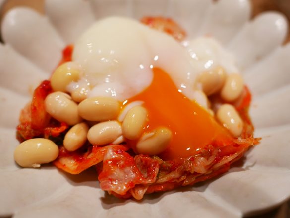 大豆スプラウトとキムチ・温泉卵