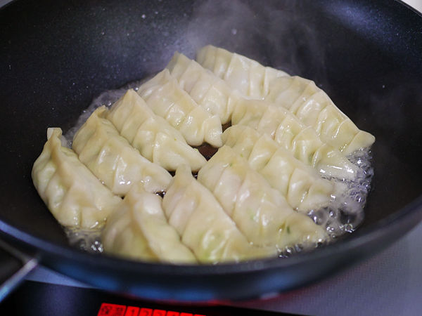 手作り餃子／作り方(5)