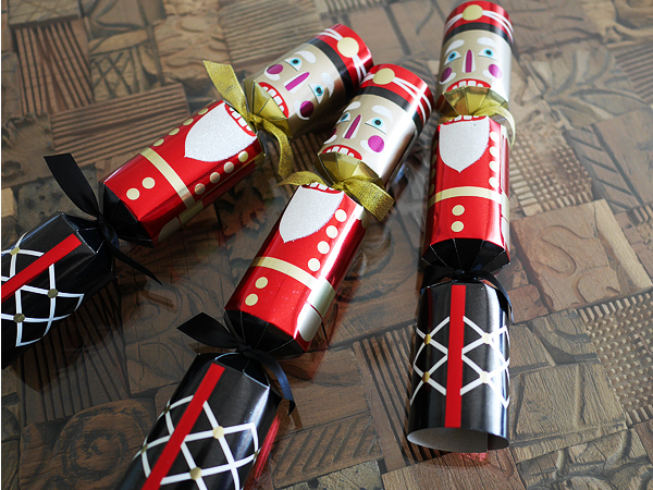 フライングタイガー　コンフェッティクラッカー