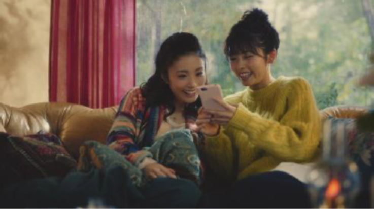 上戸彩、小芝風花「TikTok」新CM『グランピング篇』に出演