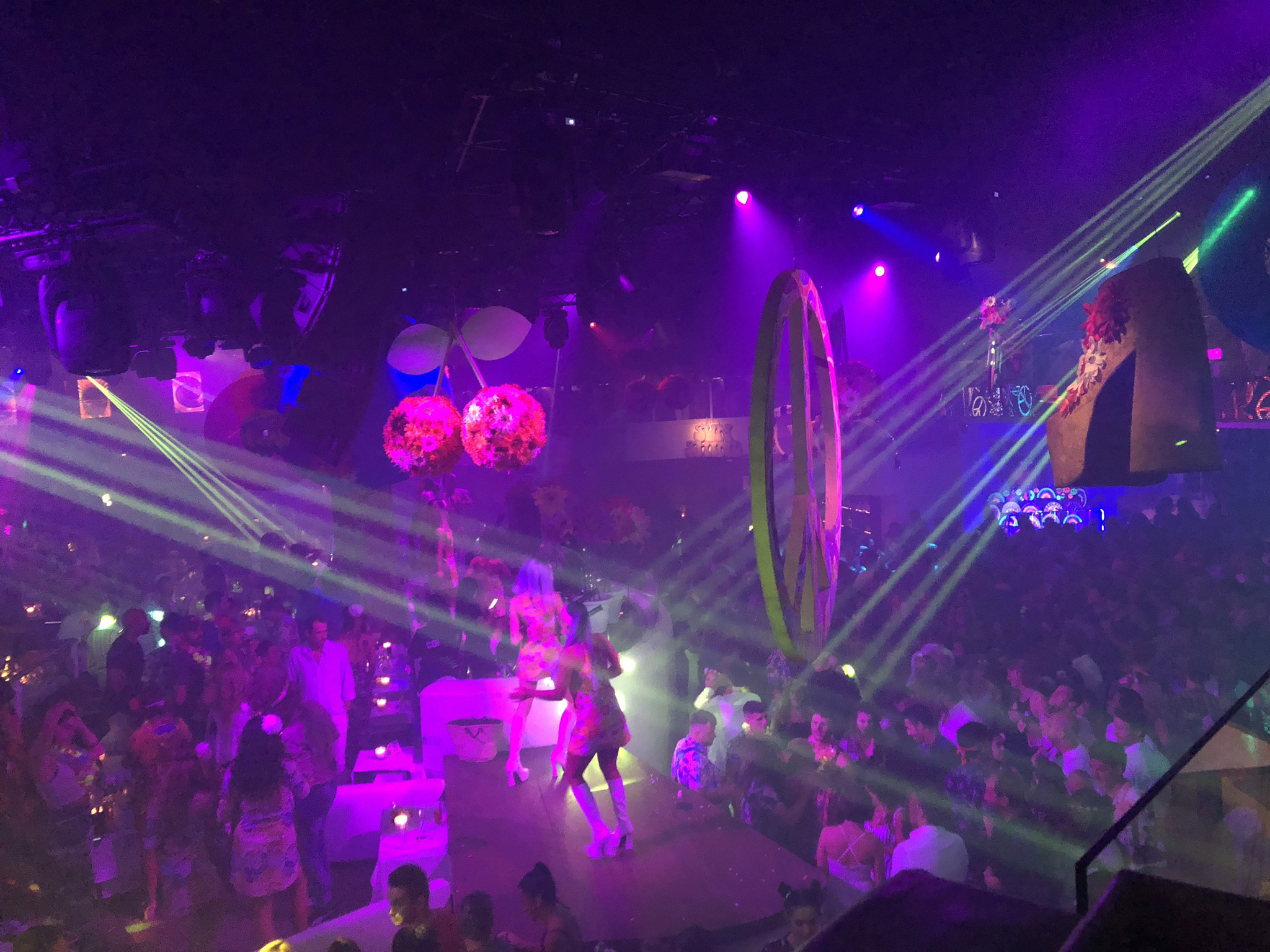 PACHA（パチャ）『FLOWER POWER』フロア